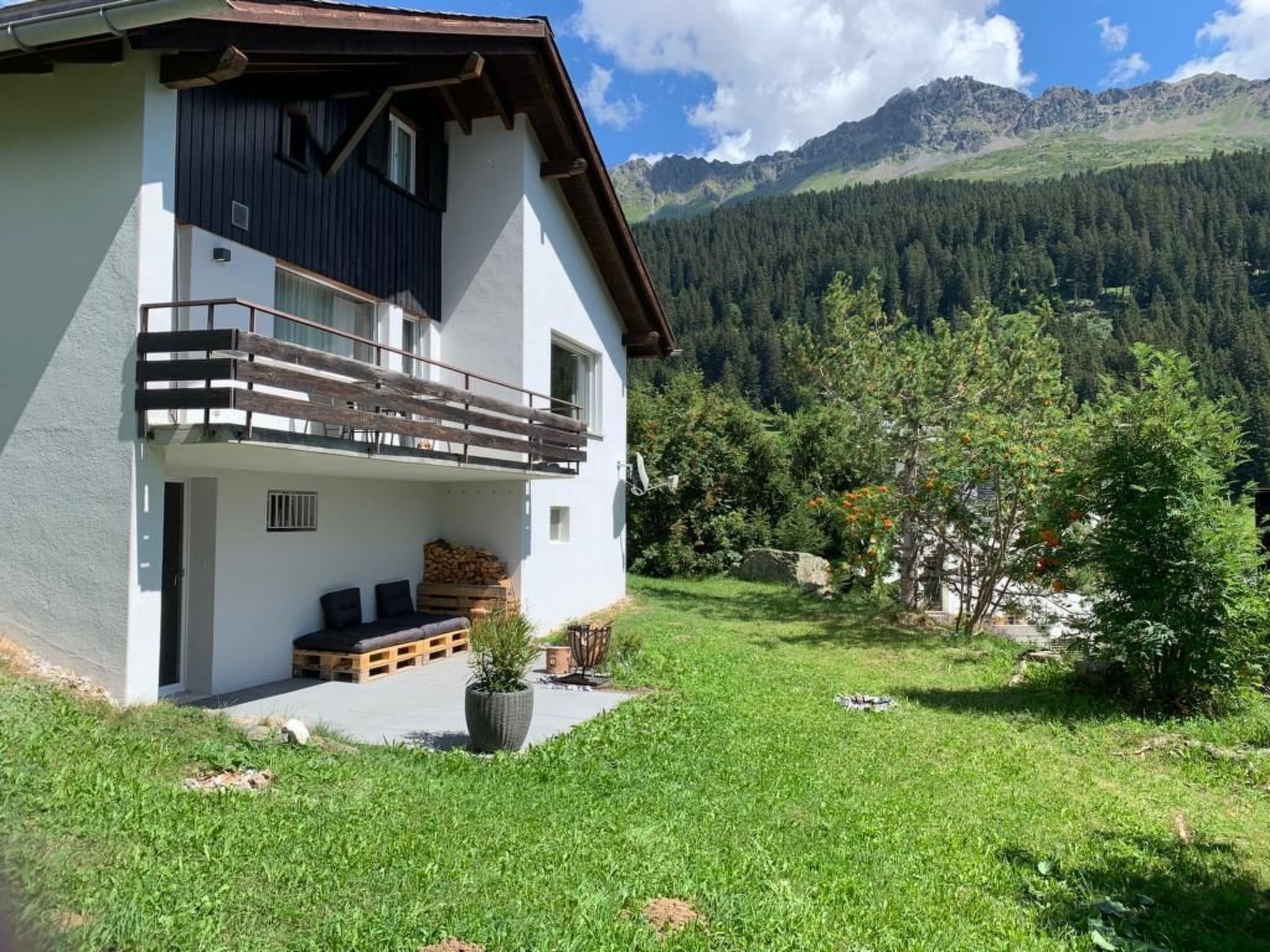 interhome-Haus Tschuetta - zentrale Lage in Valbella