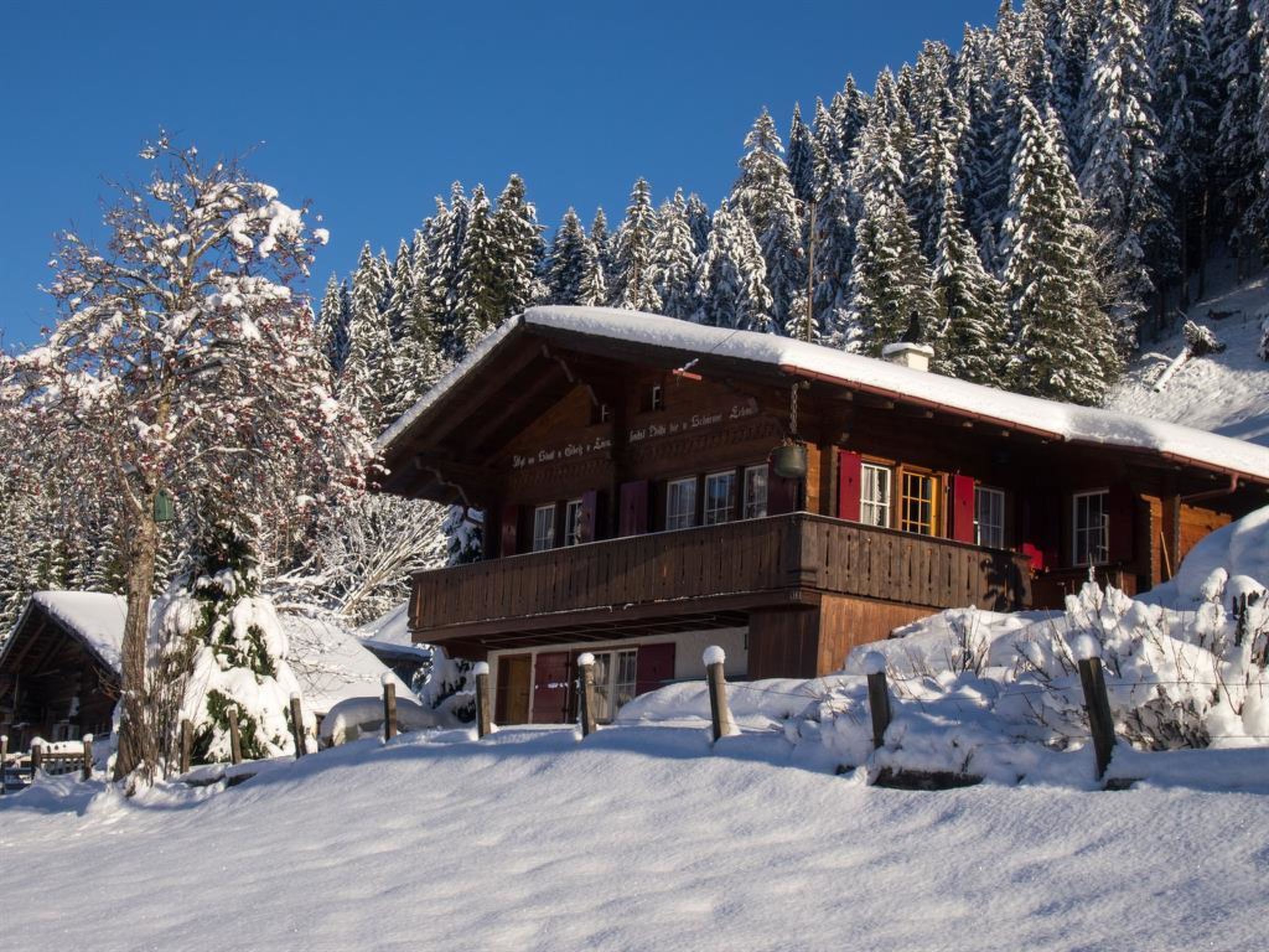 interhome-Chalet Iris Appartement/Fewo, Dusche, WC, 2 Schlafräume 3-Zimmerwohnung
