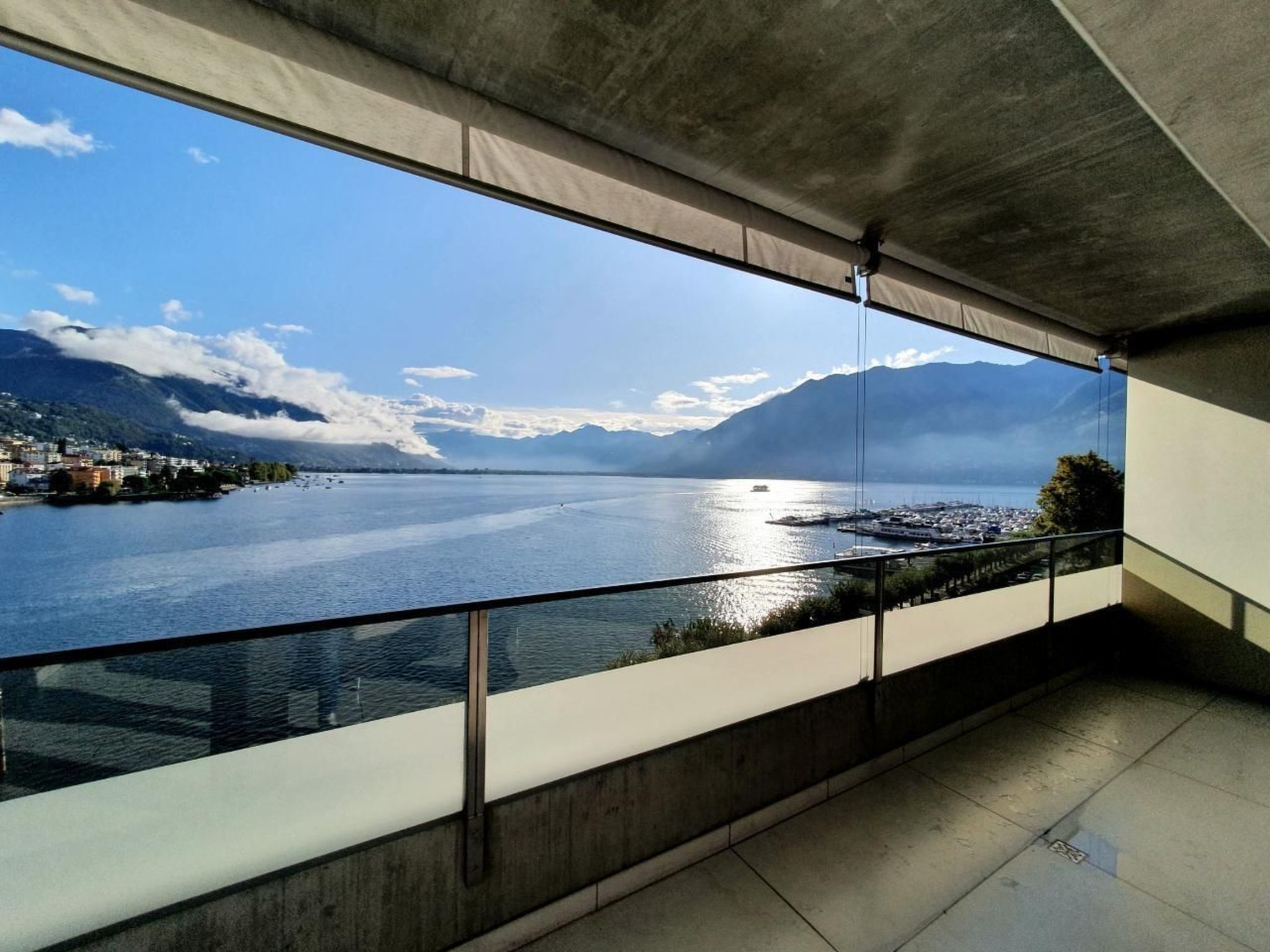 interhome-Lake View Penthouse 701