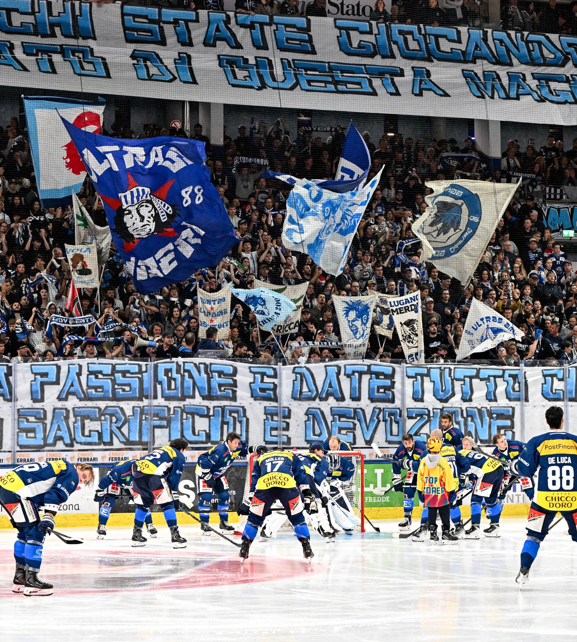 The Ambrì Piotta Hockey Club team at the Gottardo Arena