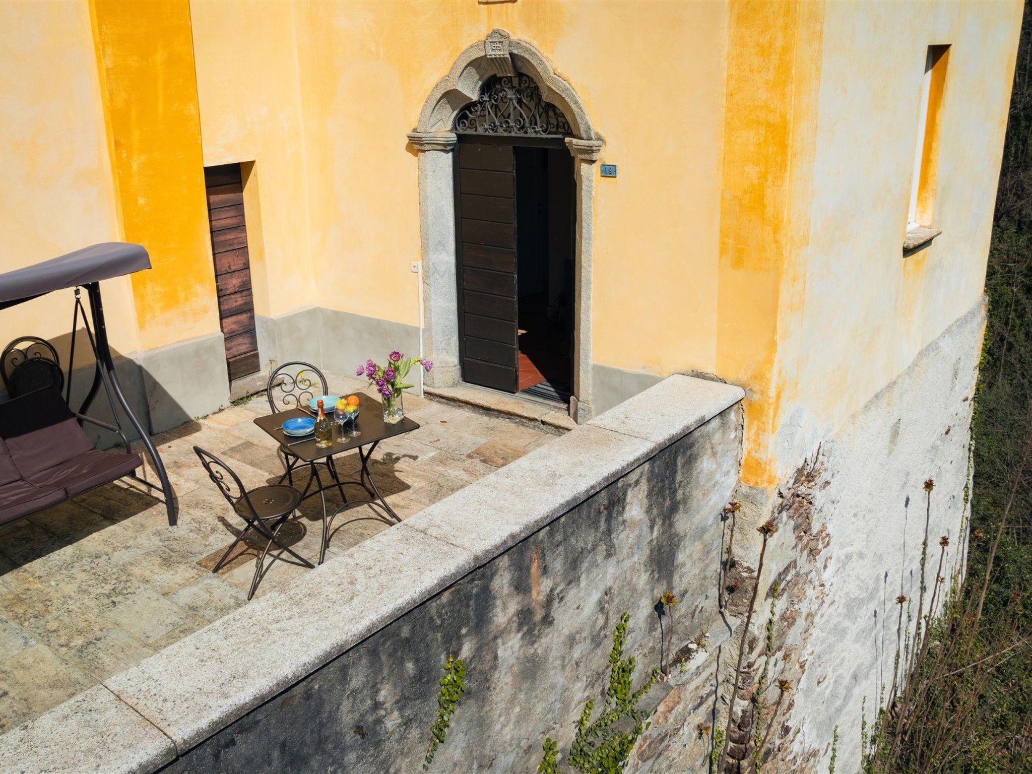 interhome-"Palazzo Branca" mit Blick auf den See.