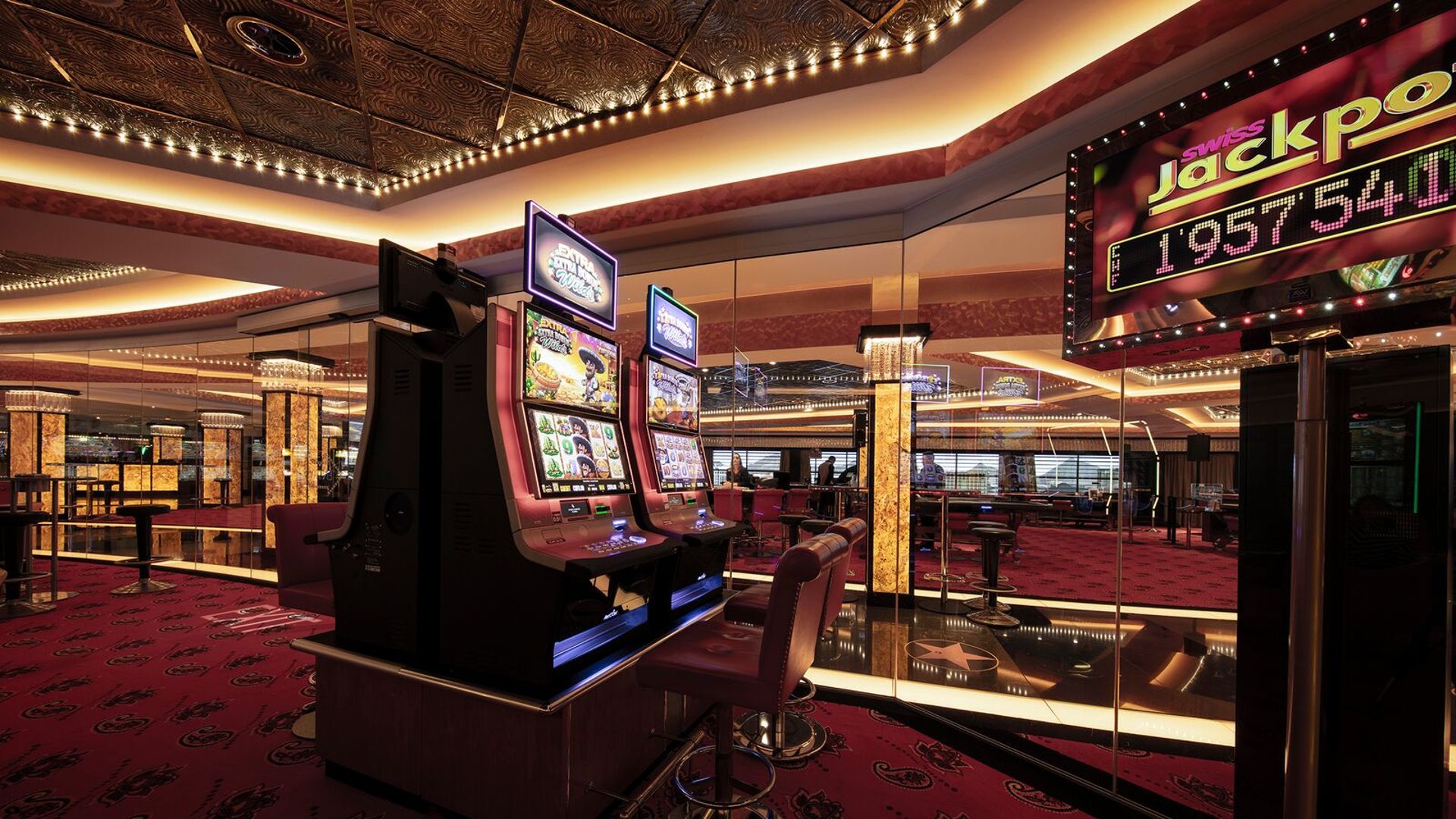 An zahlreichen Spieltischen und 190 Spielautomaten kannst du in stimmungsvoller Umgebung dein Glück versuchen – im Casino St.Gallen