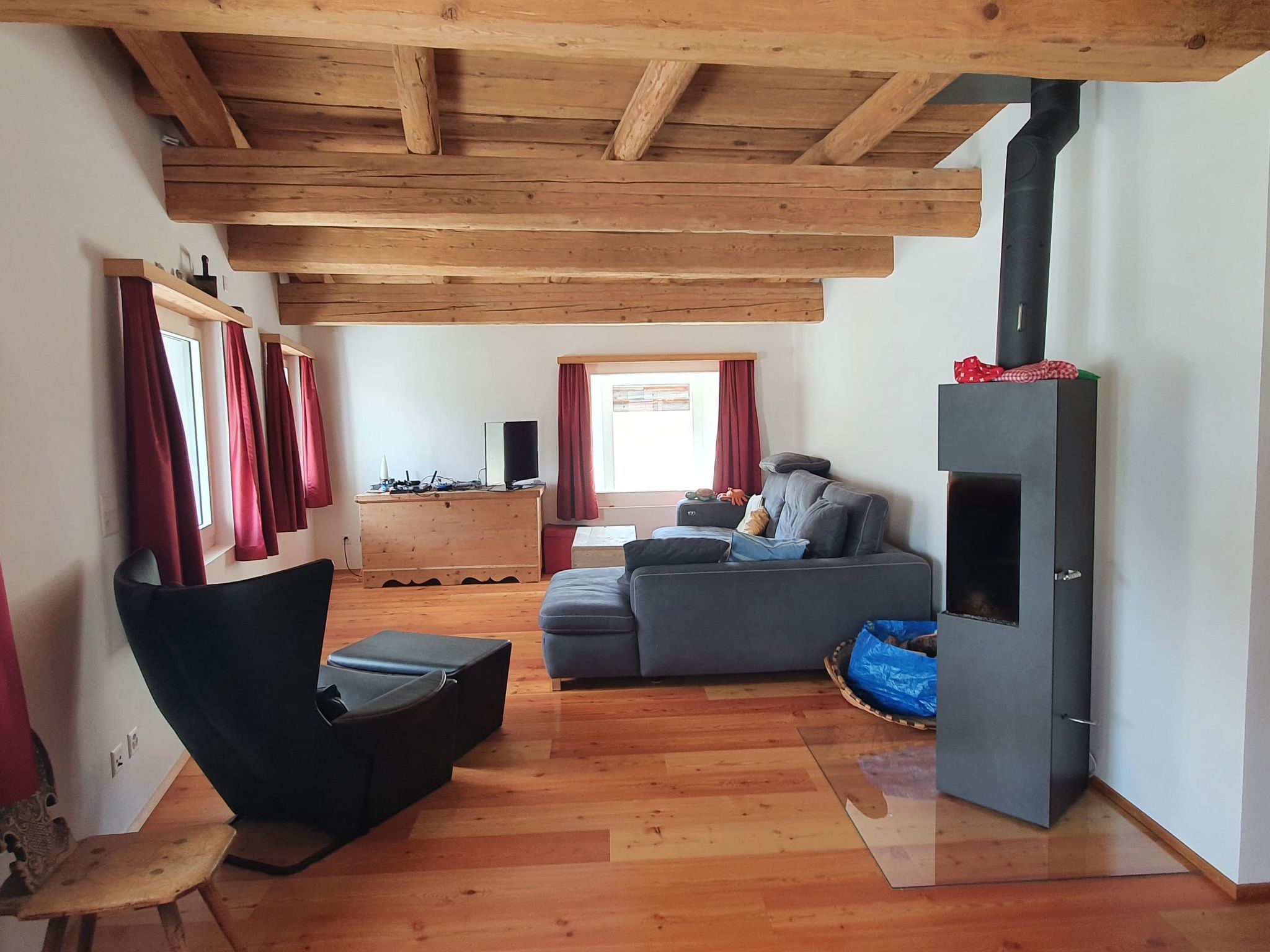 interhome-am Dorfplatz Lavin, (Lavin)