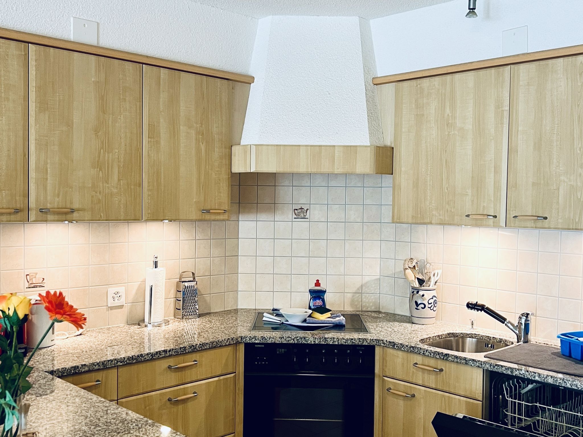 interhome-Haus Alpina (CharmingStay). 2.5-Zimmerwohnung mit zwei Balkonen