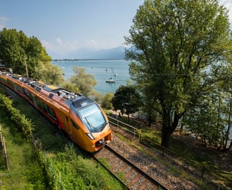 Treno Gottardo unterwegs bei Minusio am Lago Maggiore