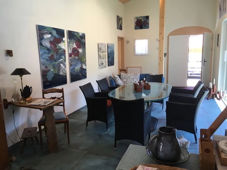 Zischtigs Café in Heidis Malatelier in Flond