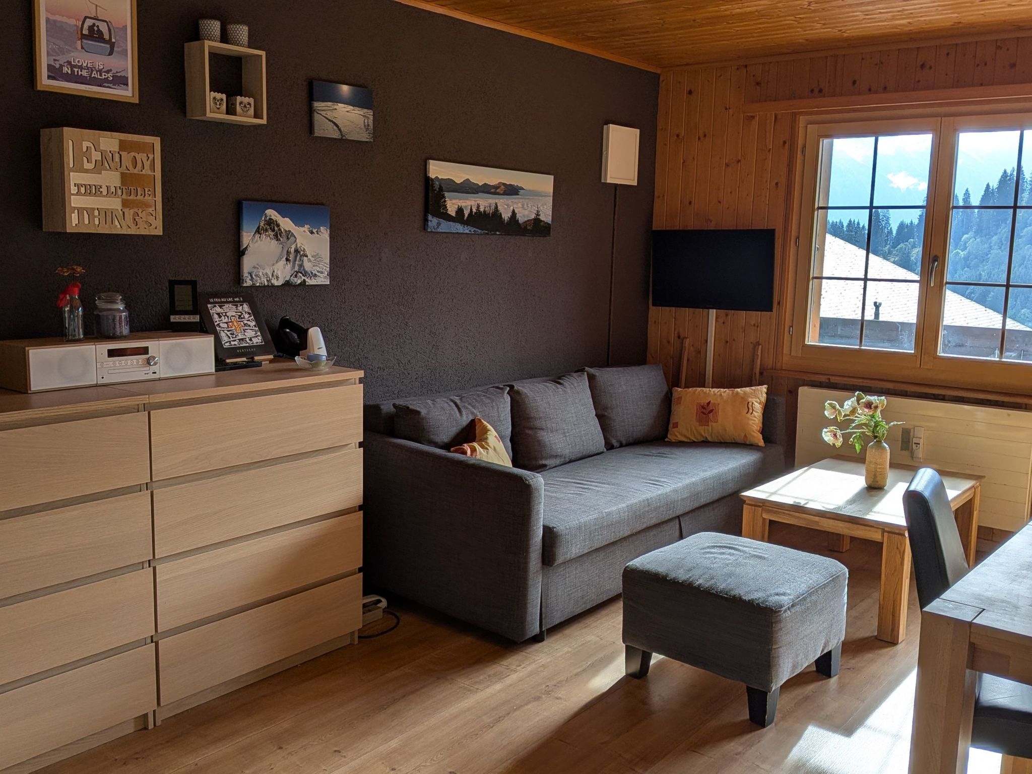 interhome-Chalet Iris, appartement N°6, (Champoussin),
