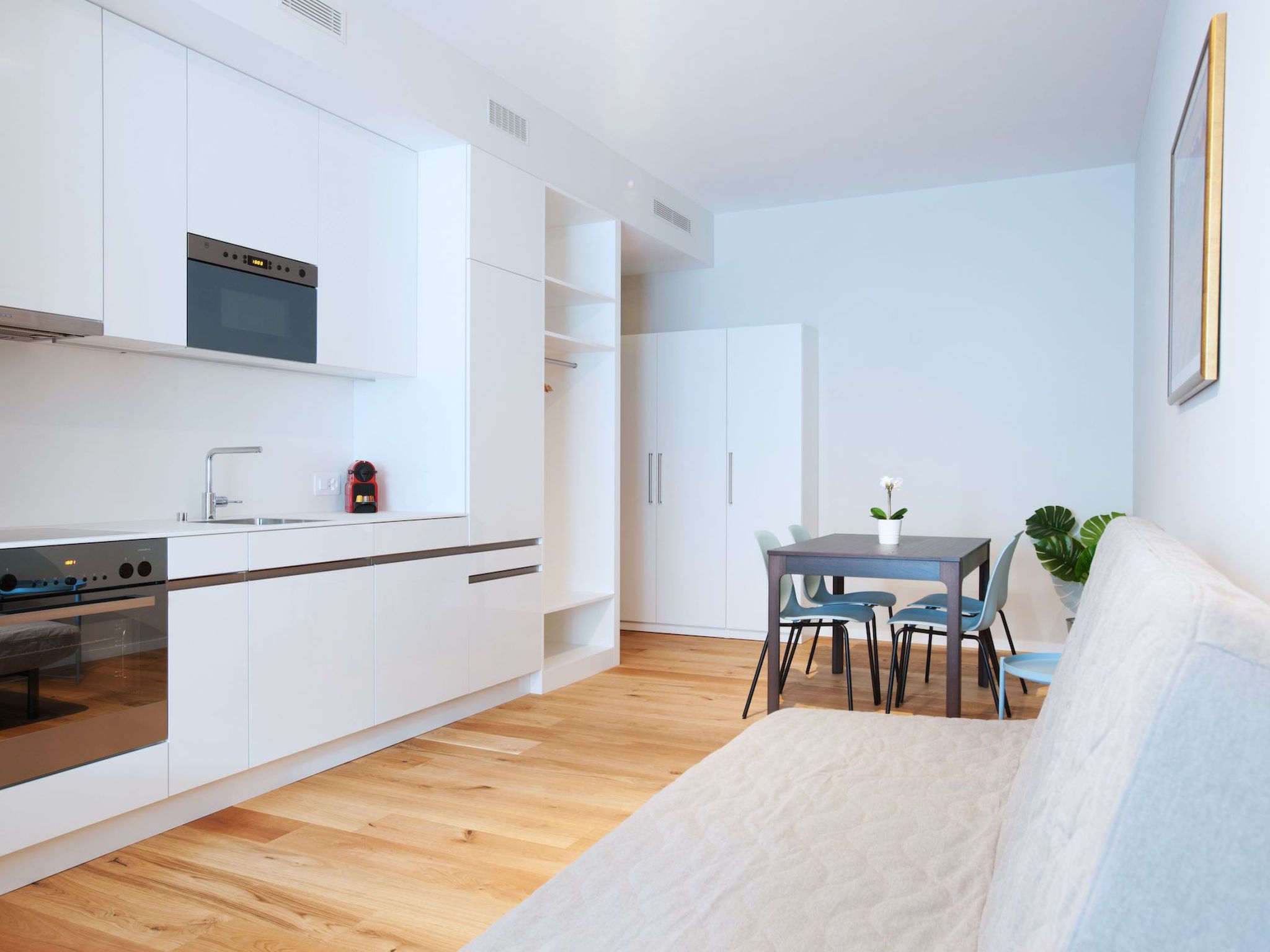 interhome-BS Hodler I - Marktplatz HITrental Apartment