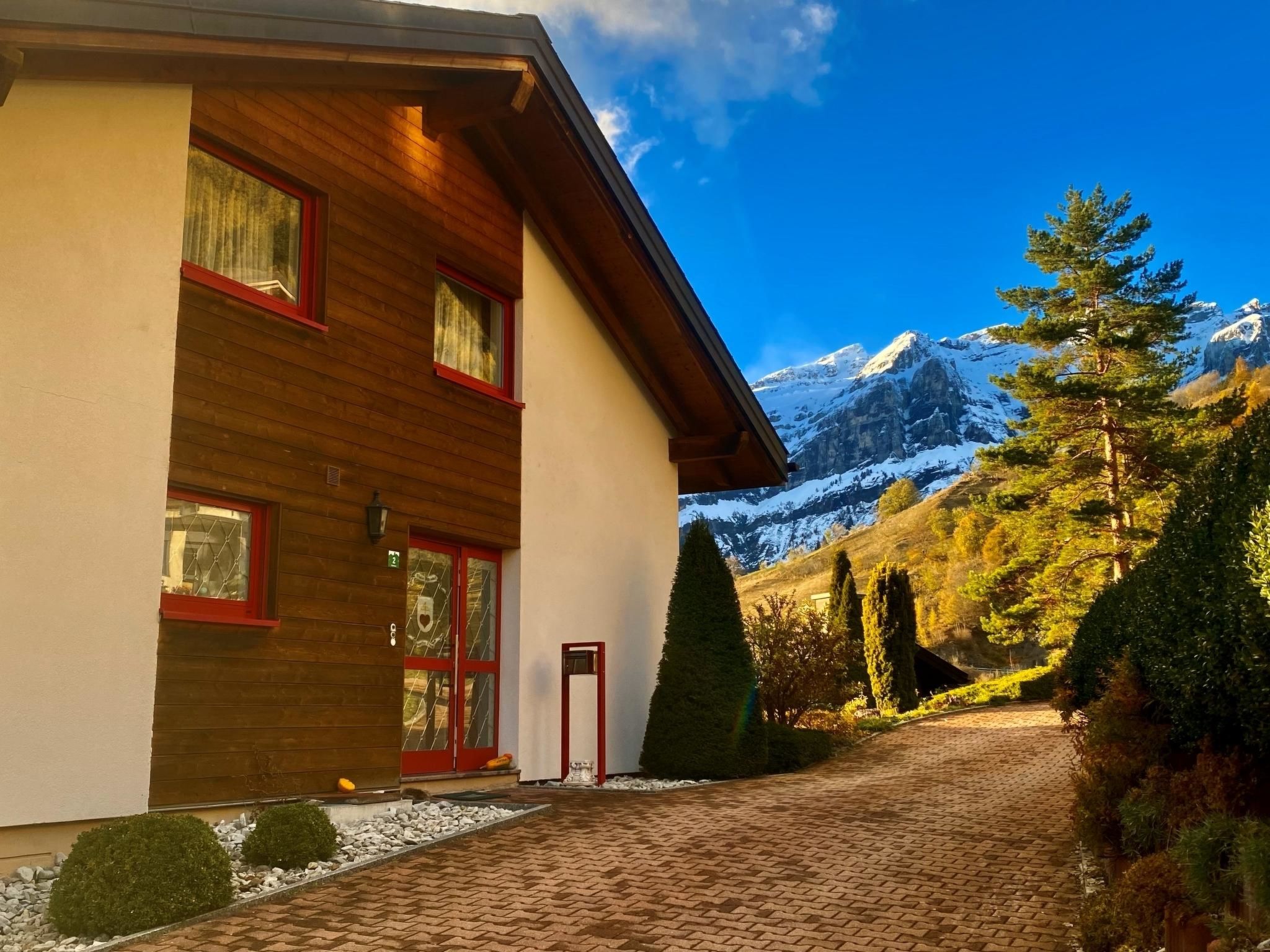 interhome-Chalet Kristall # 6-bed apartment, Dusche, WC 6-bed apartment, Dusche, WC