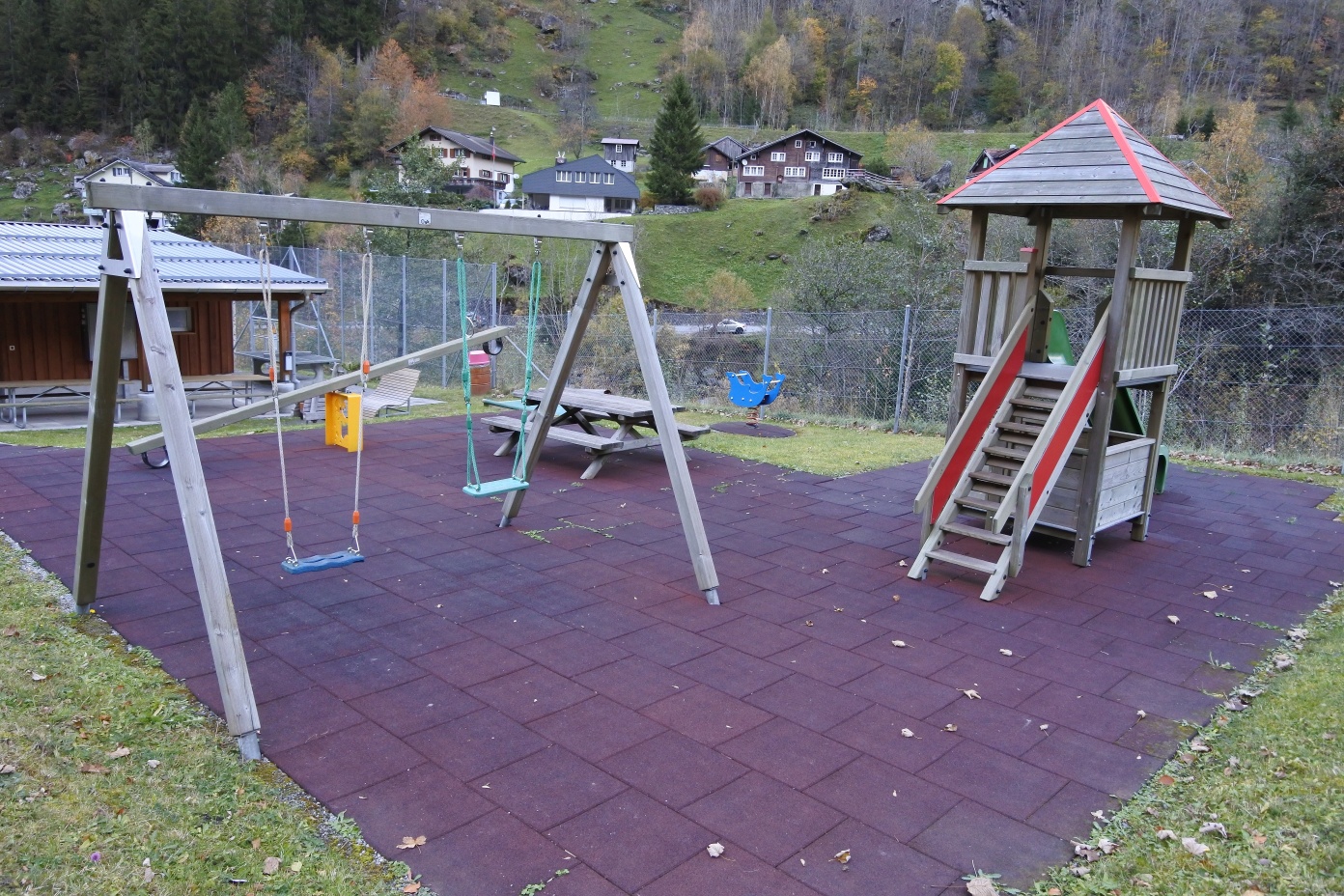 Spielplatz Bristen beim Sportplatz
