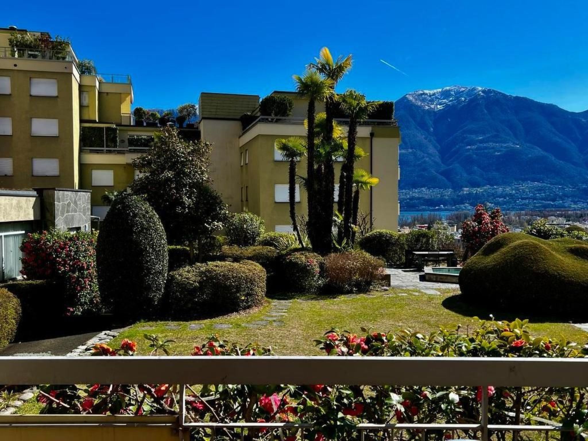 interhome-Fewo mit Bergblick