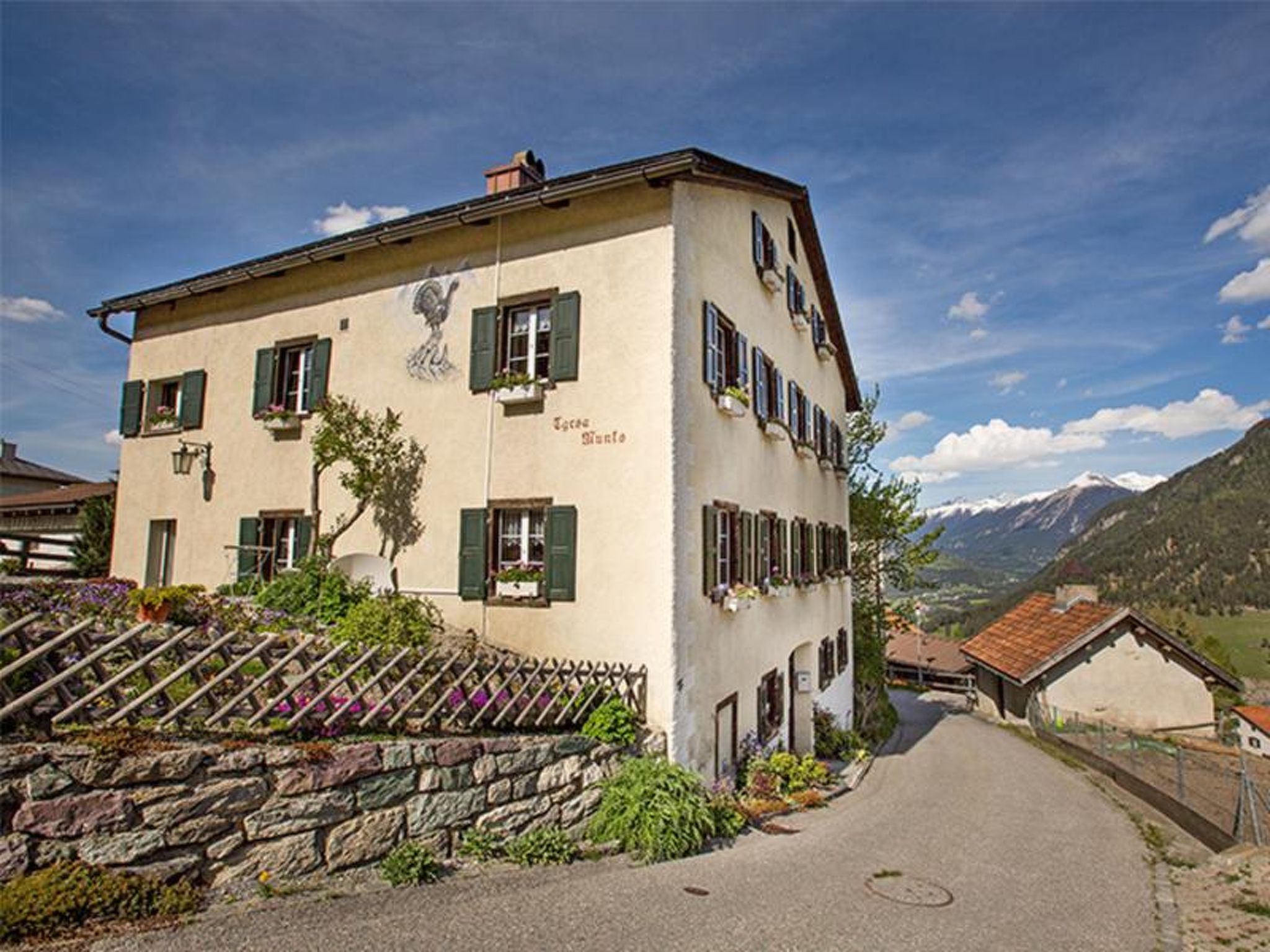 interhome-Tgesa Munts 2 EG Appartement/Fewo, Dusche oder Bad, WC, 3 Schlafräume