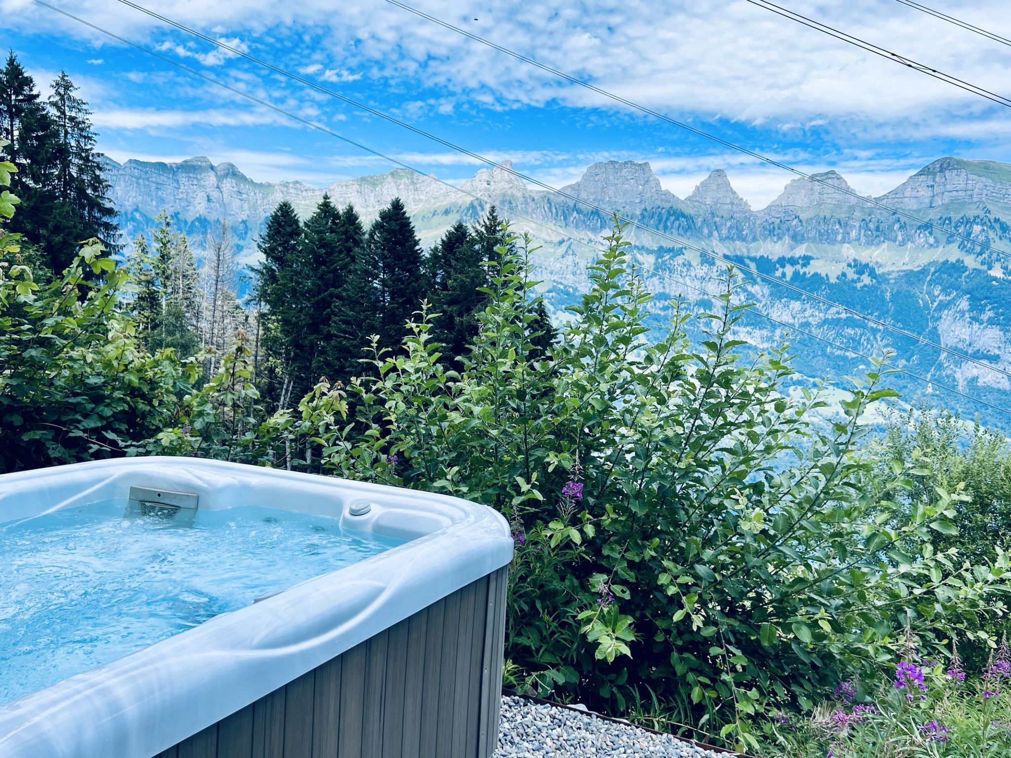 interhome-Chalet Wiesehöckli (CharmingStay). 3 Zimmerwohnung Bad/Dusche/Balkon/Aussen-Whi