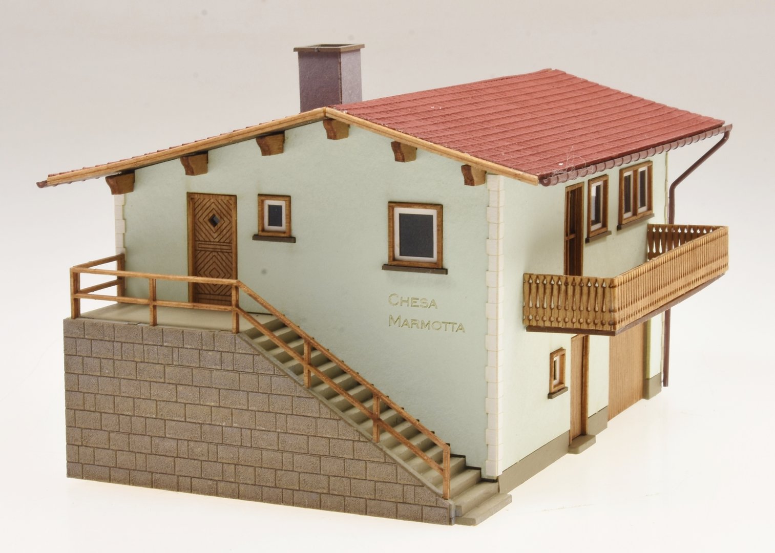 Modellbausatz Bündner Wohnhaus „Chesa Marmotta“ 1:87 3