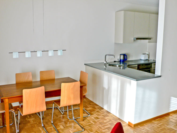 interhome-Residenza Monte Bré - Apt.105 Haus1