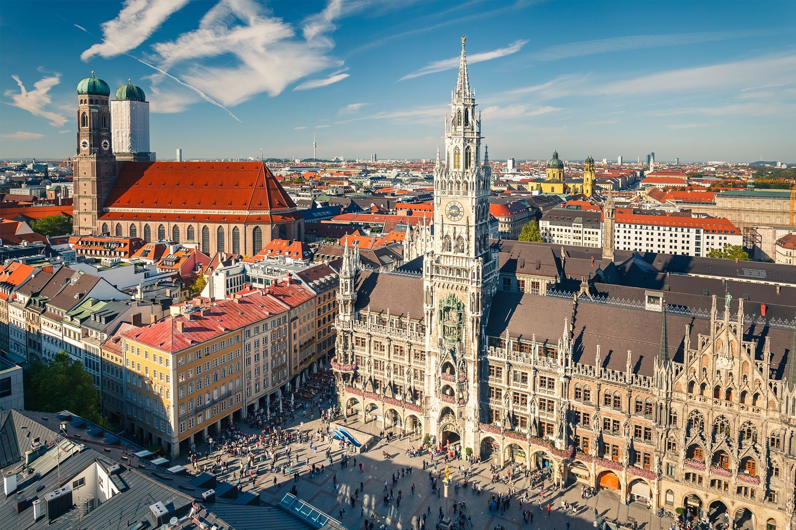 Ausblick auf den Marienplatz in der Münchner Altstadt aus der Vogelperspektive
