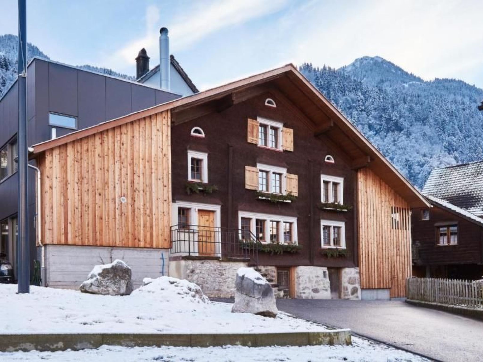 interhome-Schindelhaus