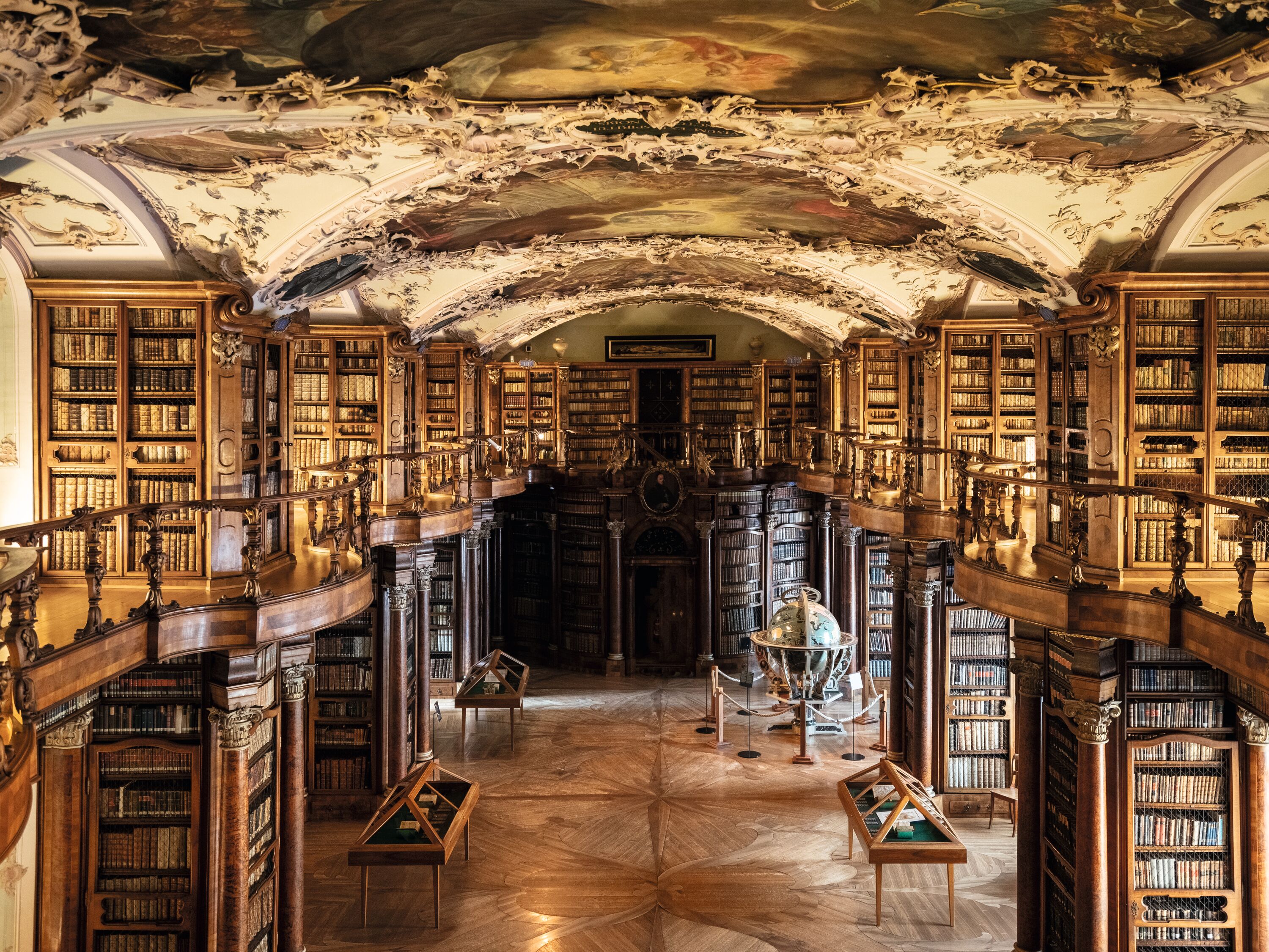 imposante Stiftsbibliothek St.Gallen von innen