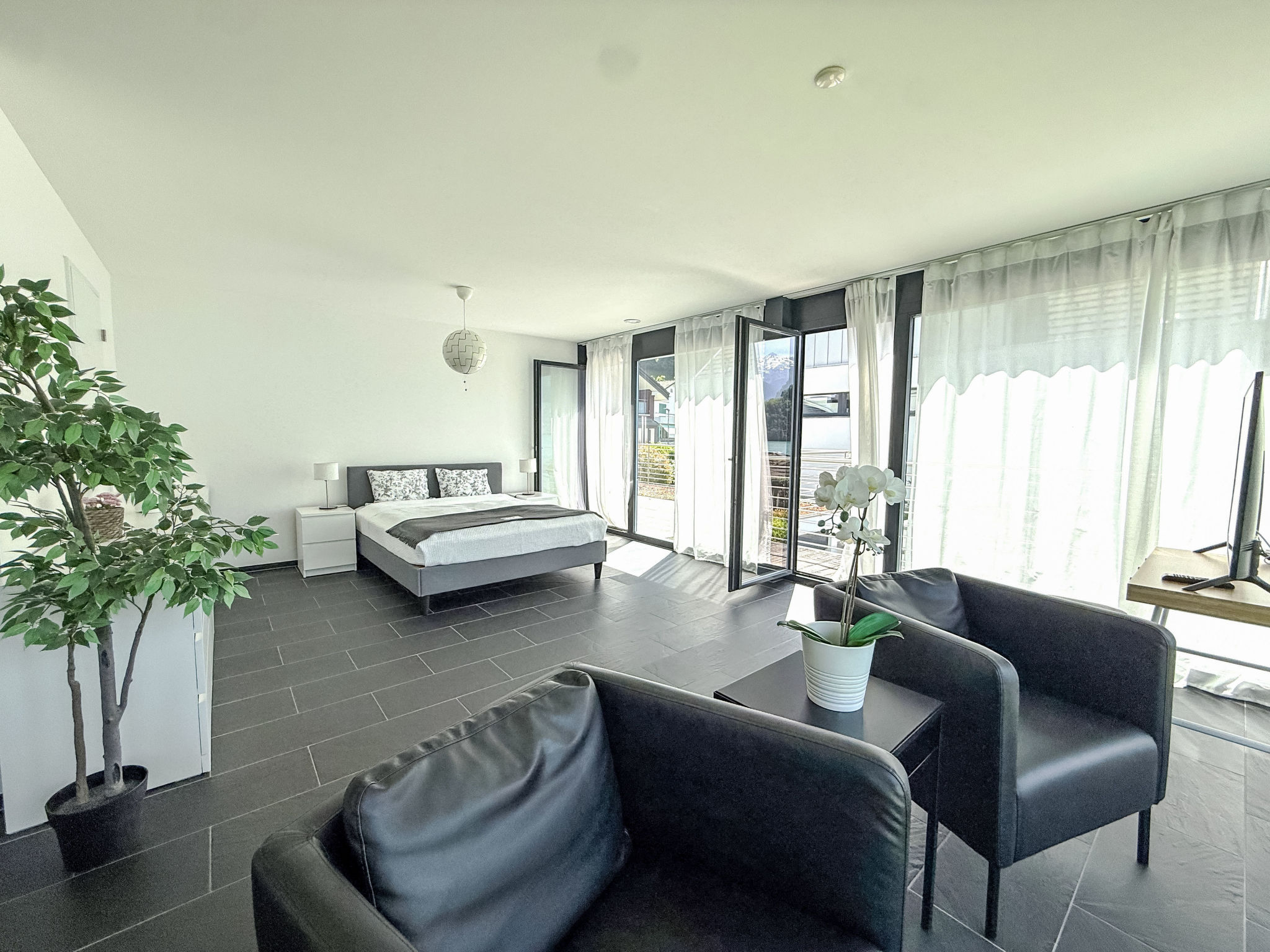 interhome-Ferienvilla am See 1