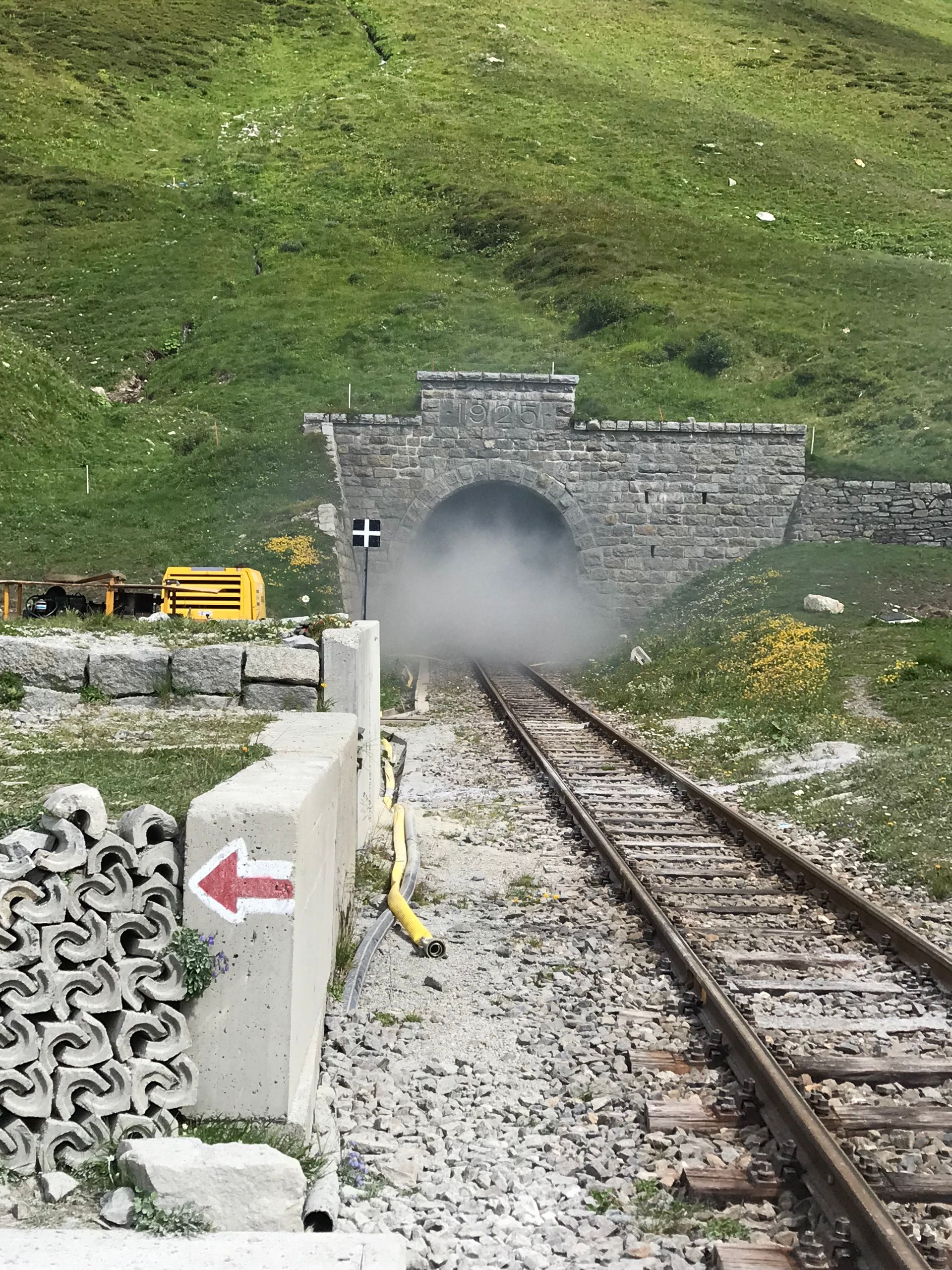 vfb-zh-sh-gl Scheiteltunnel nach der Einfahrt eines Zuges
