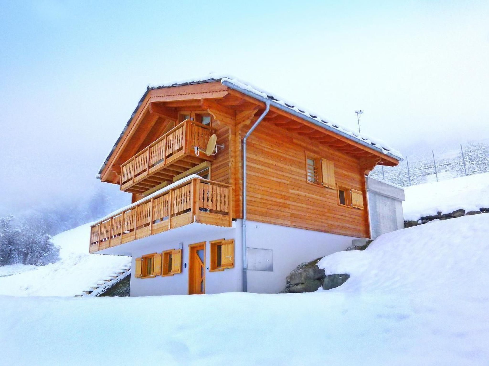 interhome-Chalet Falcons Nest