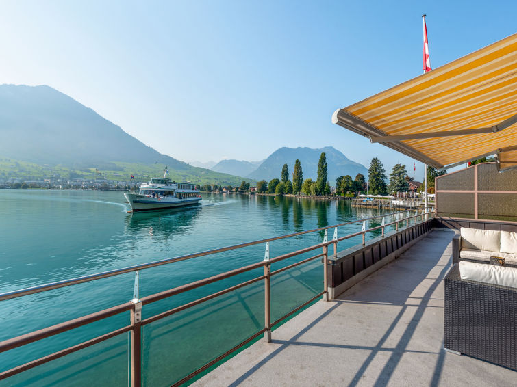 interhome-Seestern direkt am See