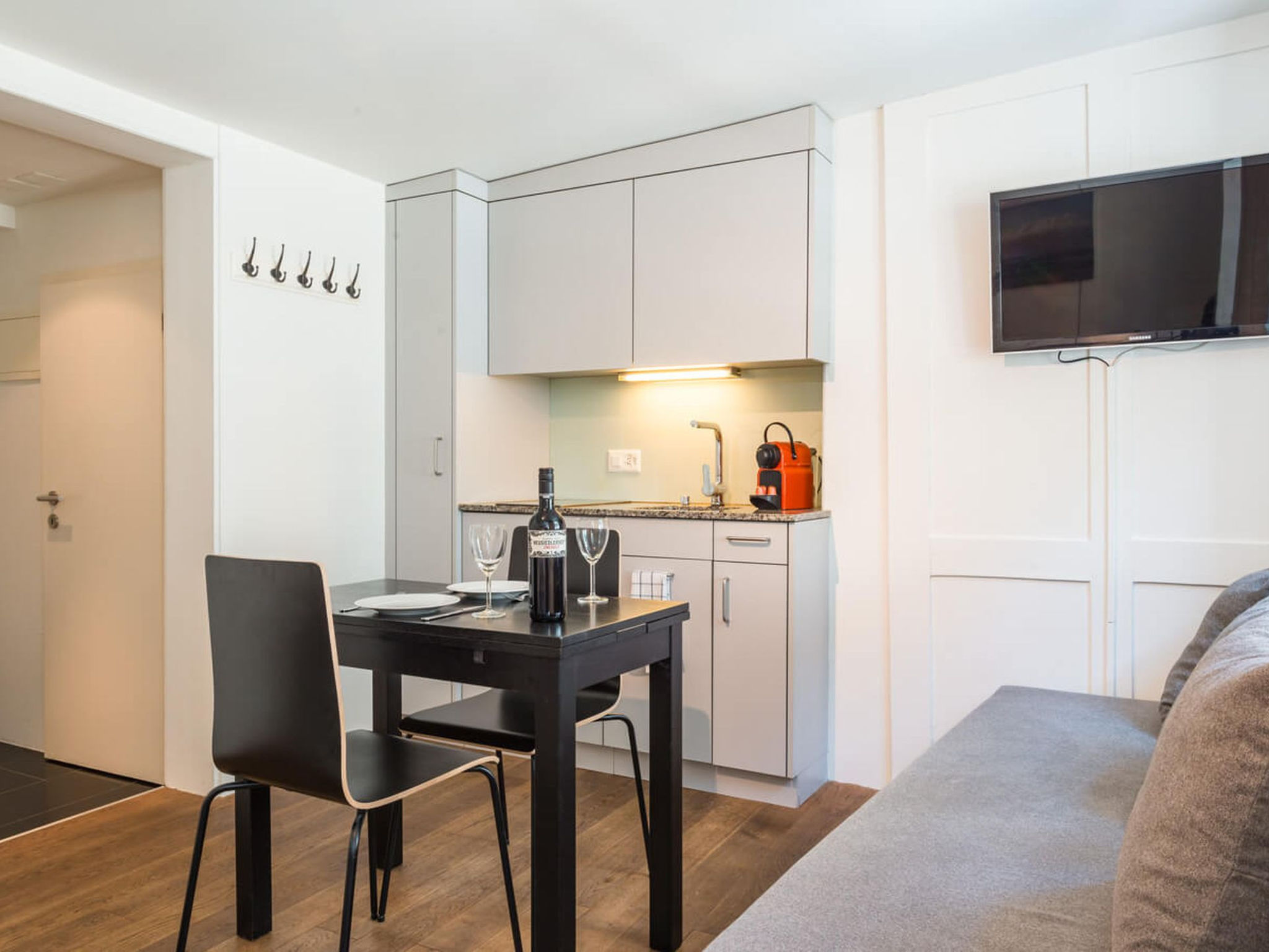 interhome-ZH Gasse 2 – HITrental Schmidgasse Apartment