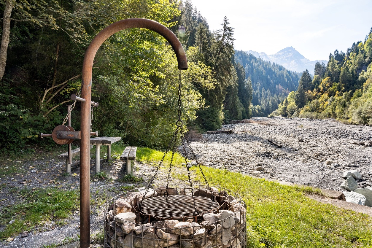 Nollabrücke fireplace