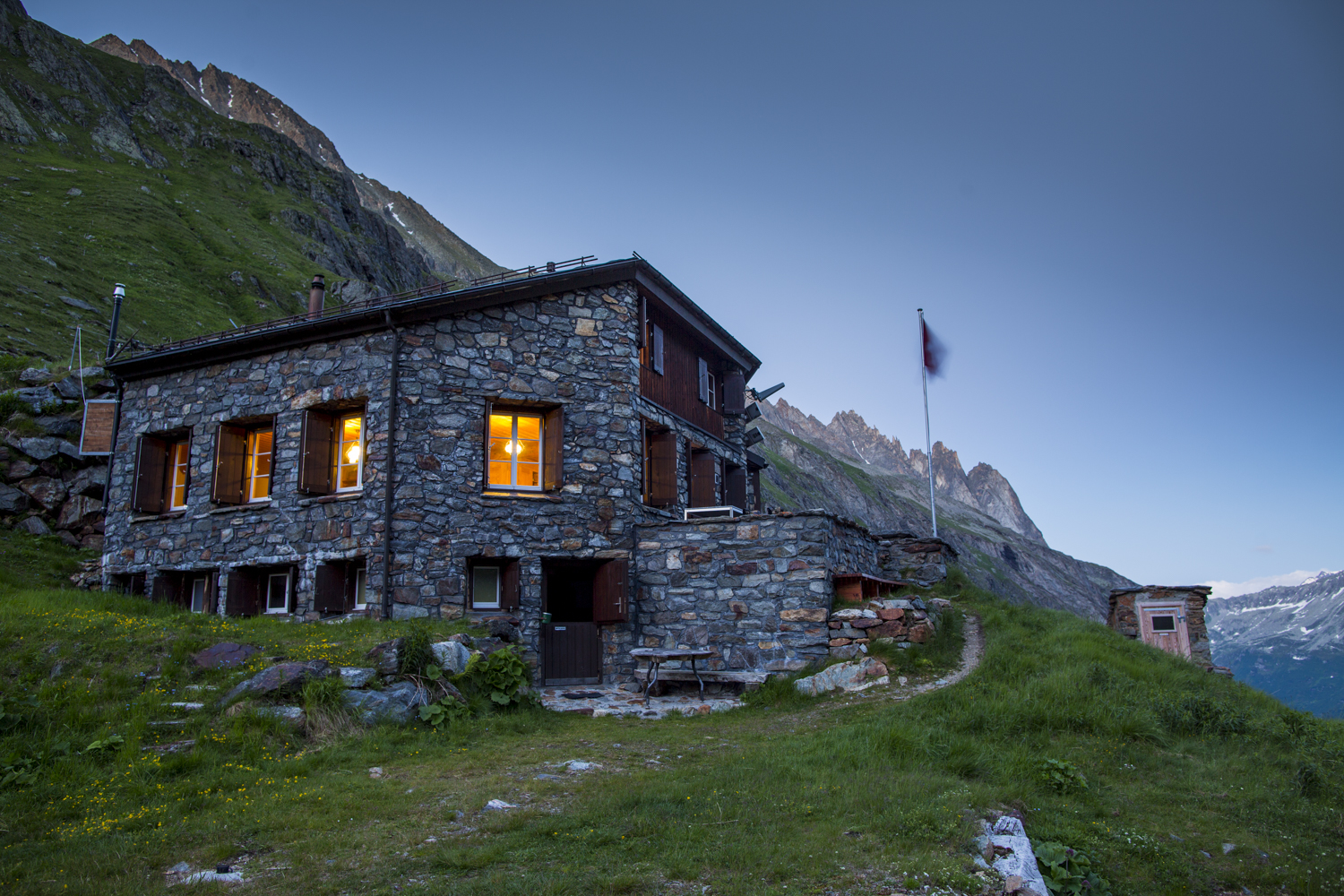 5-hut panoramic route: Stage 5 Voralphütte SAC to Salbithütte SAC
