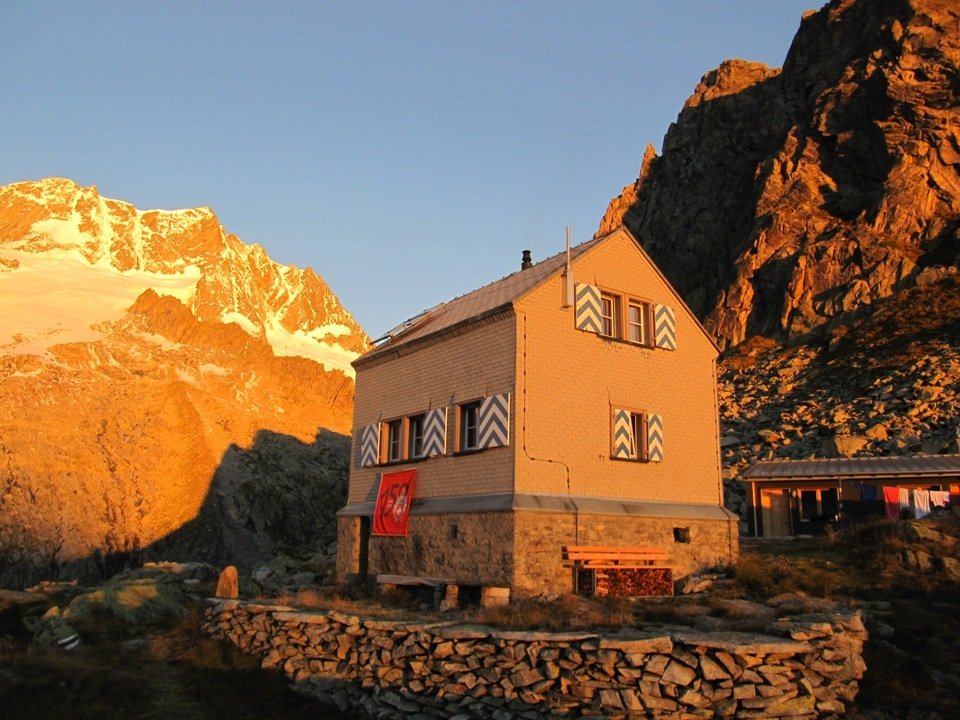 mys-Damma Hut CAS-Dammahütte SAC