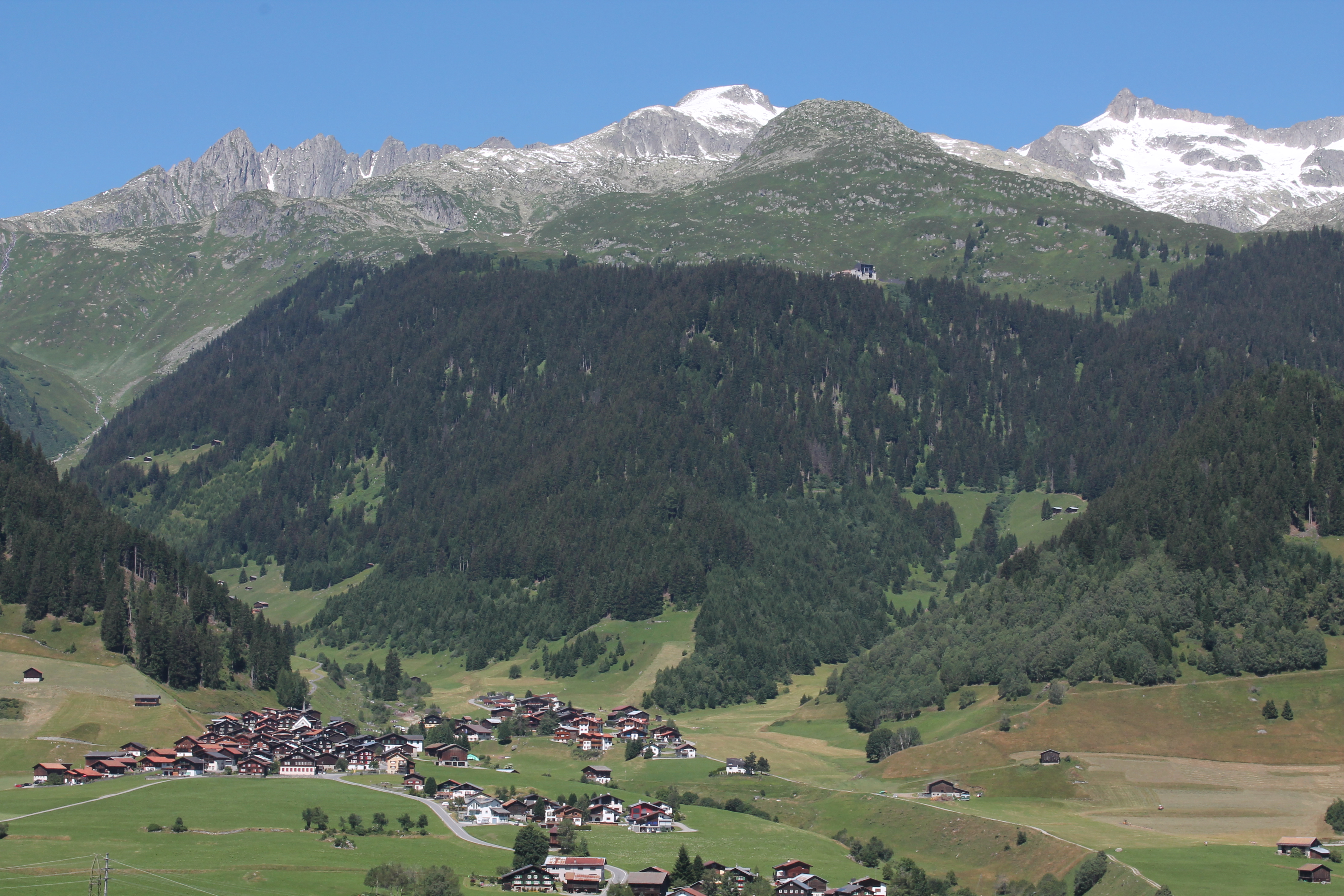 Höhenweg von Segnas nach Sedrun