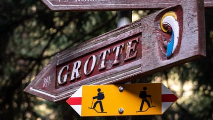 mys-Grotte Mariens-Wegweiser Grotte Mariens