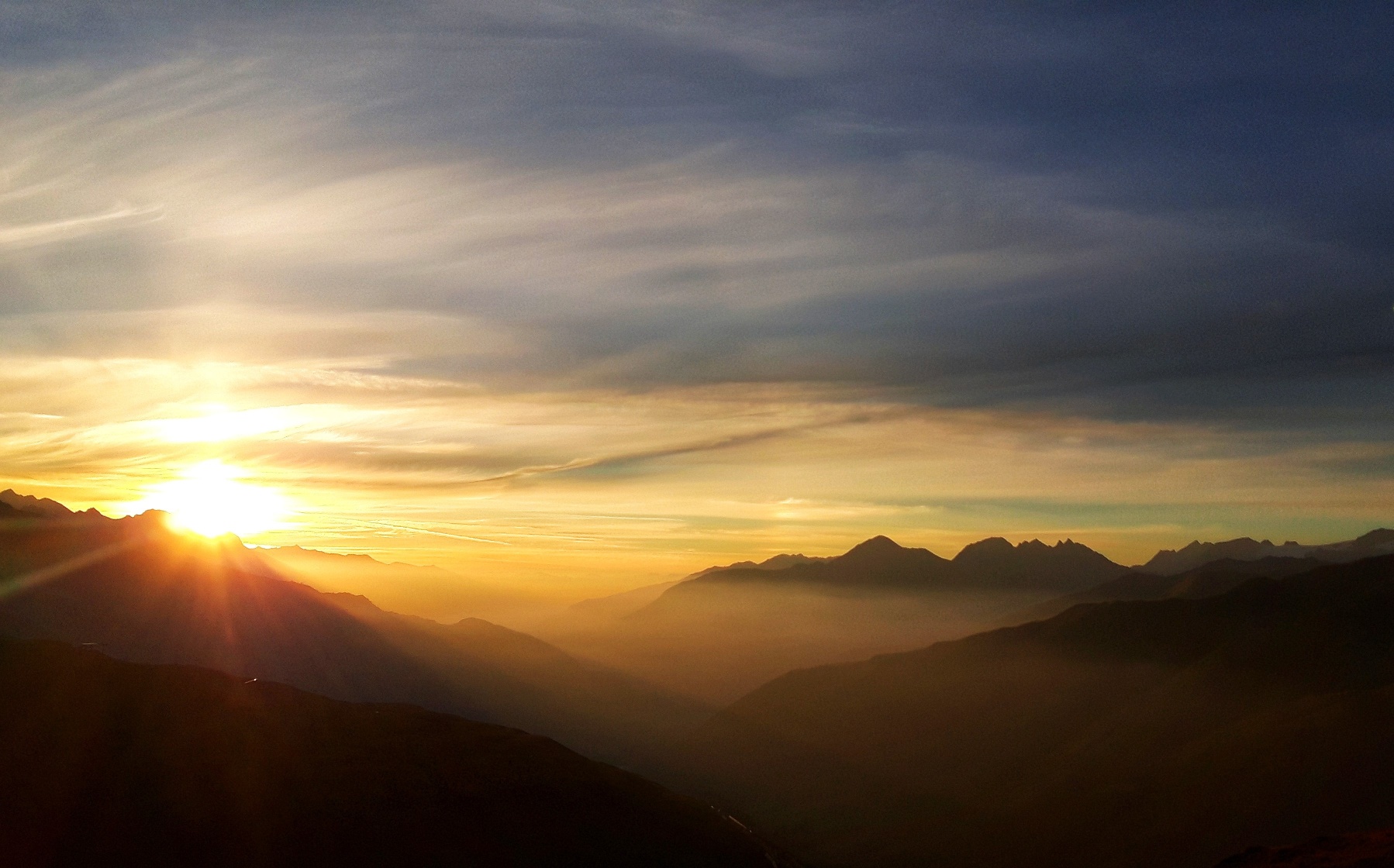 Sonnenaufgang am Piz Calmut.