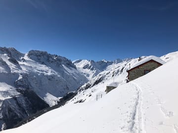 mys-Salbit Hut CAS-Salbithütte im Winter Salbit Hut CAS
