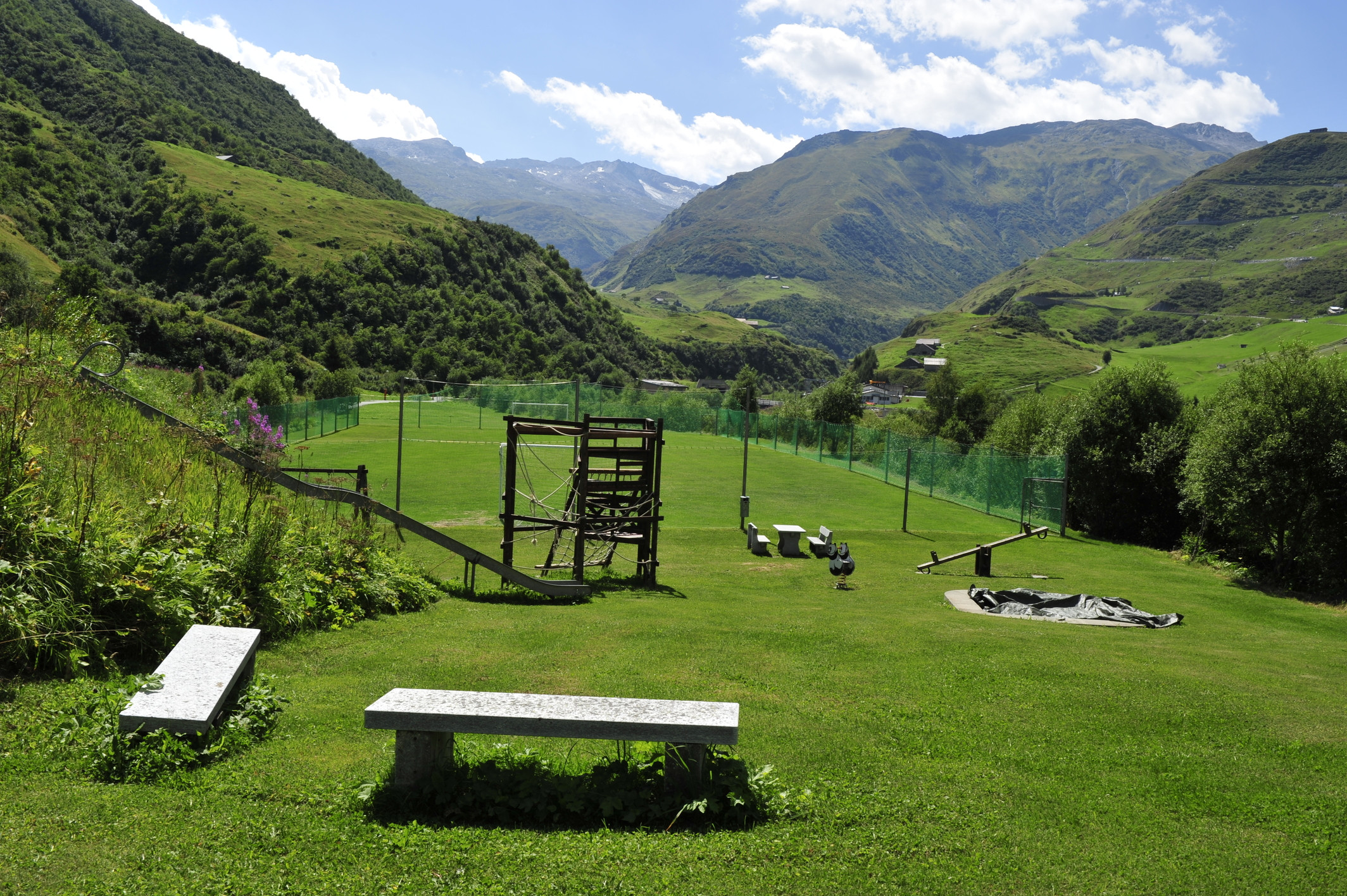 Spiel- und Sportplatz Furkareuss
