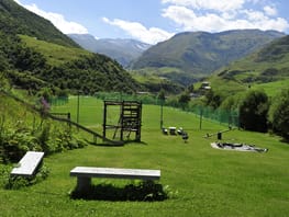 mys-Parco giochi e campo sportivo Furkareuss-Spiel- und Sportplatz Furkareuss Parco giochi e campo sportivo Furkareuss