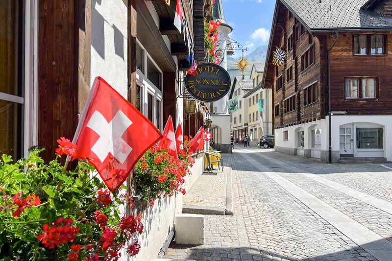 Dorfkern Andermatt, Dorfstrasse