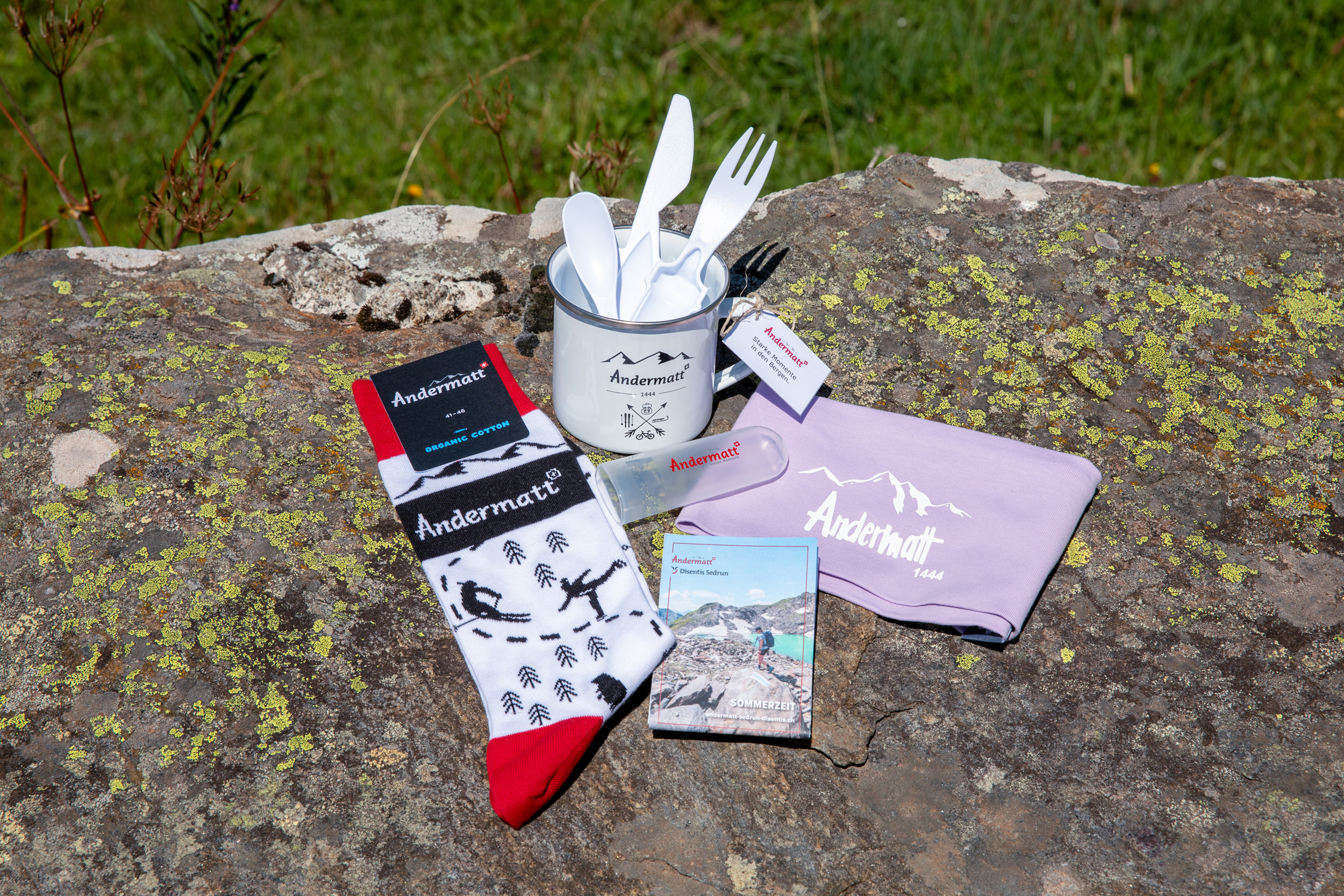 Wander-Geschenkset mit Tasse, Socken etc.