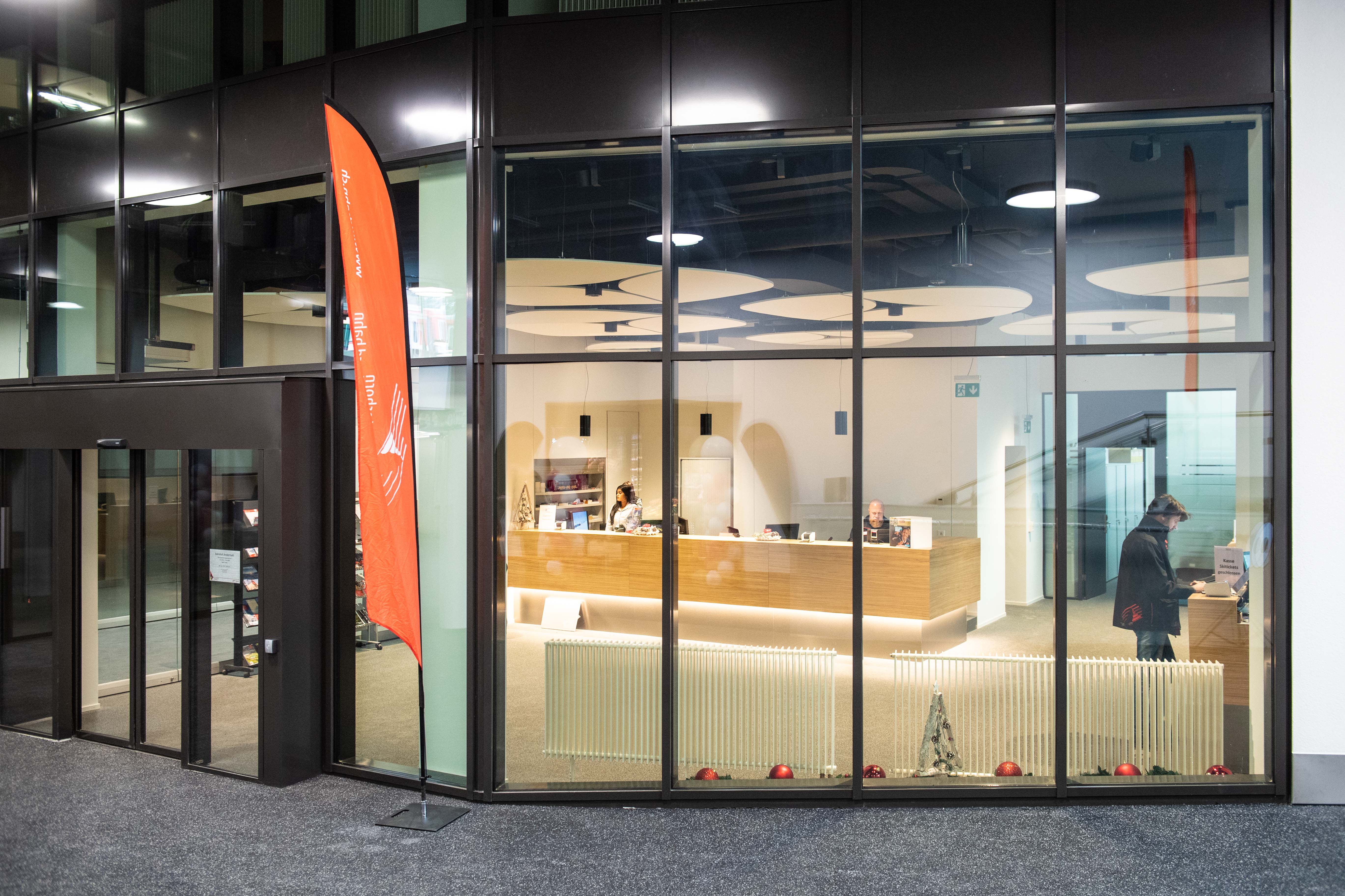 mys-Kasse Bahnhof - Andermatt-Sedrun Sprort AG-Kasse Bahnhof - Andermatt-Sedrun Sport AG - Eröffnung Bahnhof Andermatt_Dez2019_Valentin Luthiger (17).jpg