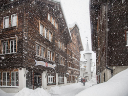 mys-Centre historique du village d'Andermatt-Dorf Andermatt bei Schneefall