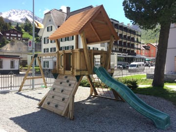 mys-Spielplatz beim Seniorenzentrum-Spielplatz beim Seniorenzentrum Andermatt Spielplatz beim Seniorenzentrum