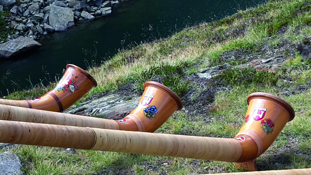 Sunatibas Sedrun: Alphornverein im Kanton Graubünden