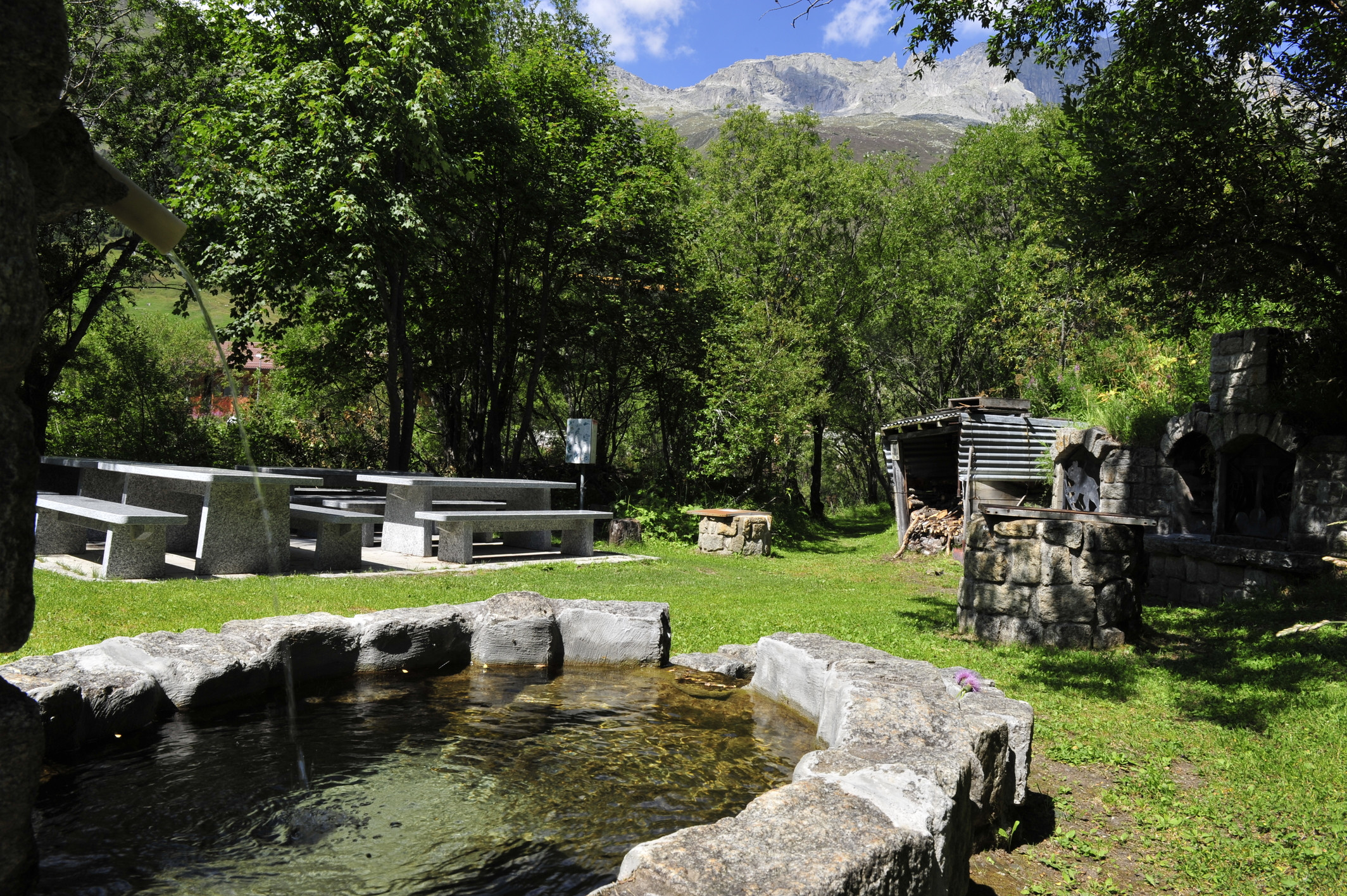 Feuerstelle Furkareuss Brunnen