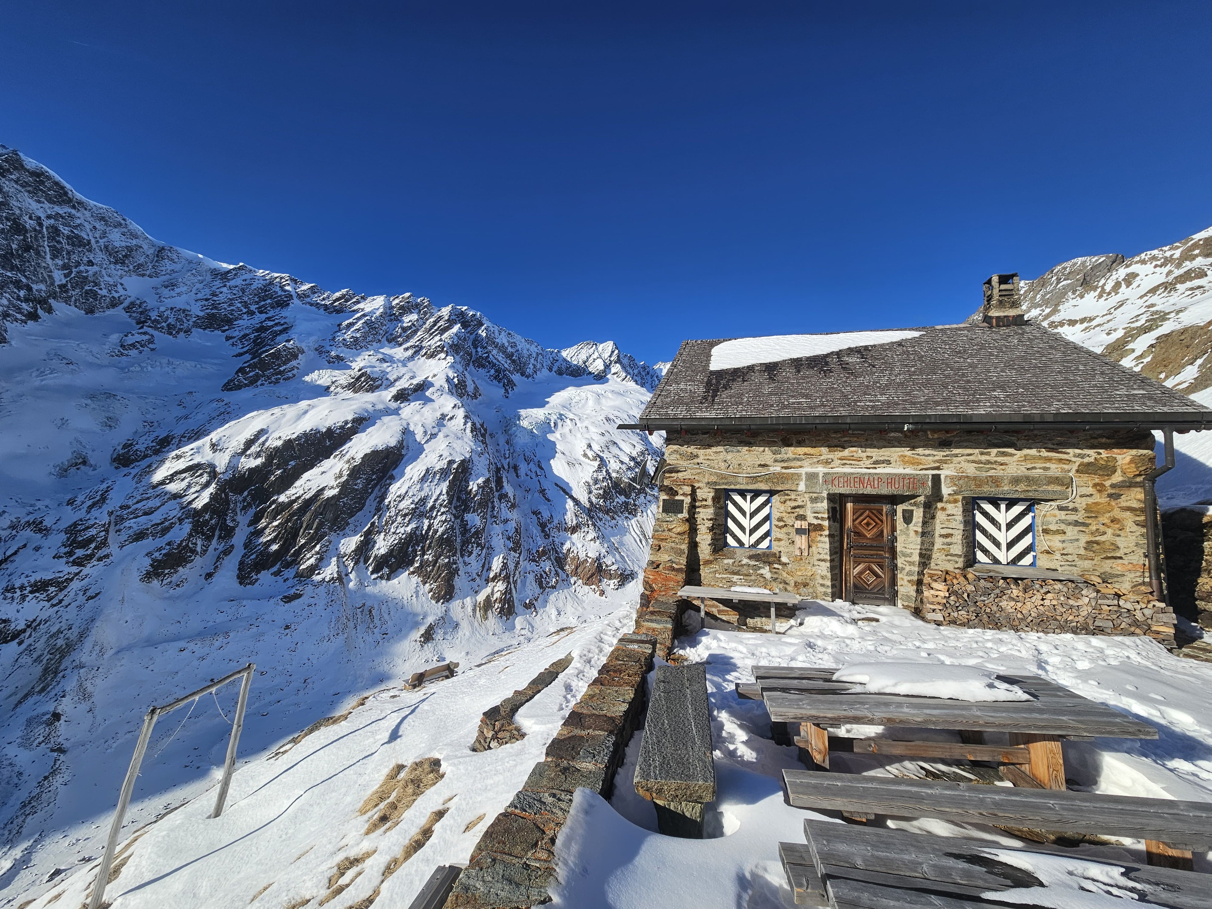 mys-Rifugio CAS Chelenalp-Chelenalphütte im Winter
