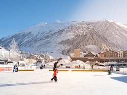 mys-Biglietto singolo - Campo di ghiaccio di Andermatt - Sconto carta ospiti-Eisfeld Andermatt