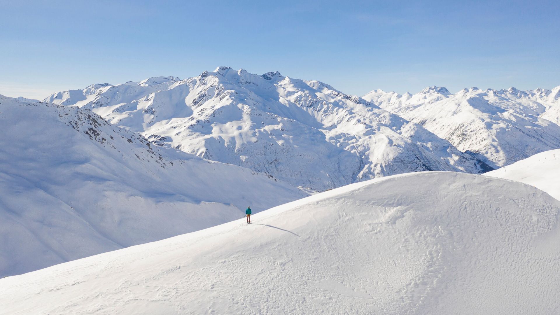 View towards Gemsstock_Schneehüenerstock_Oberalppass