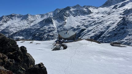 mys-Sewenhütte SAC-Sewenhütte im Winter von hinten