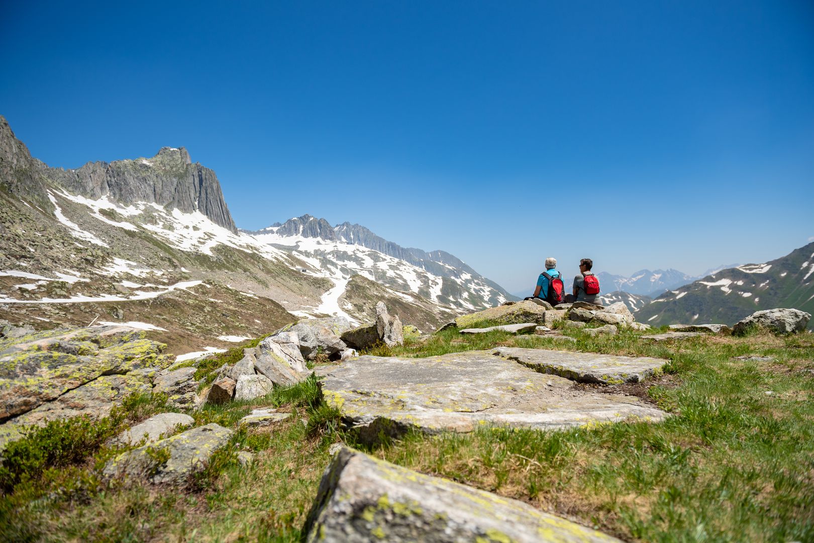 Im Herzen der Schweizer Alpen liegt Andermatt – ein Ferienort voller Möglichkeiten. Mitten im hochalpinen Urserntal im Kanton Uri gelegen, bietet Ihnen Andermatt im Sommer wie im Winter alle Vorzüge der Schweiz auf einmal.