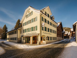 mys-Guesthouse Skiklub-The Skiklub Inn from the outside