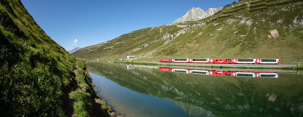 Zug Oberalppass Sommer Zug Oberalppass Sommer